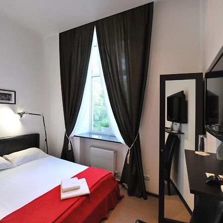 Hotel Reno On Deribasovskaya Odessa Extérieur photo