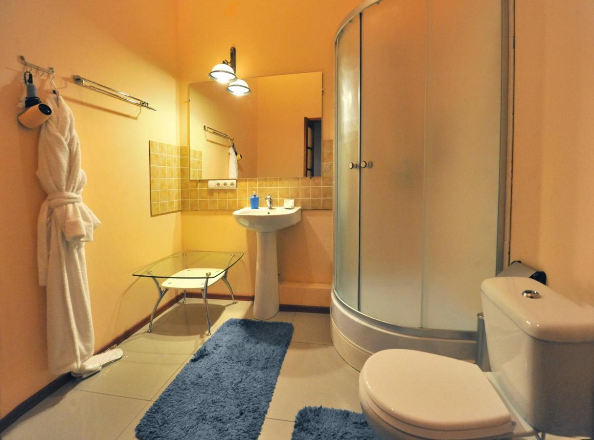 Hotel Reno On Deribasovskaya Odessa Extérieur photo